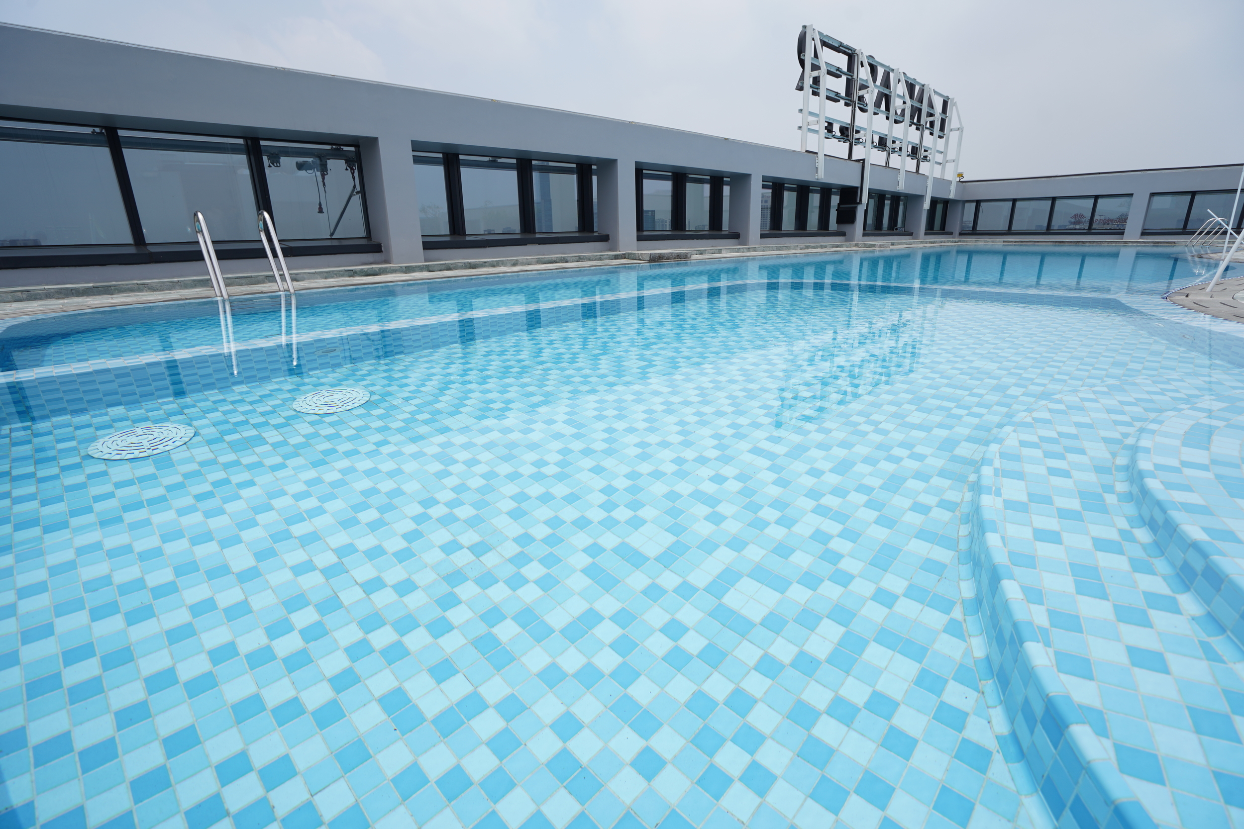 Hồ bơi bốn mùa nước nóng